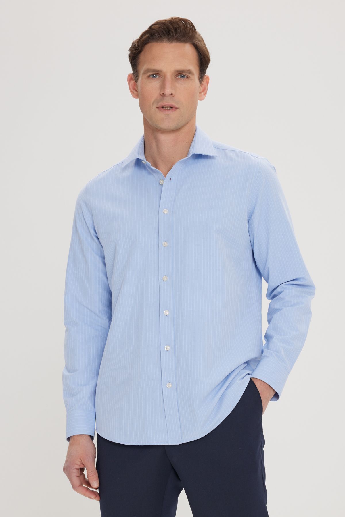 ALTINYILDIZ CLASSICS-Pánská světle modrá košile Slim Fit Slim Fit s límečkem a límečkem s límečkem 100% bavlna 1