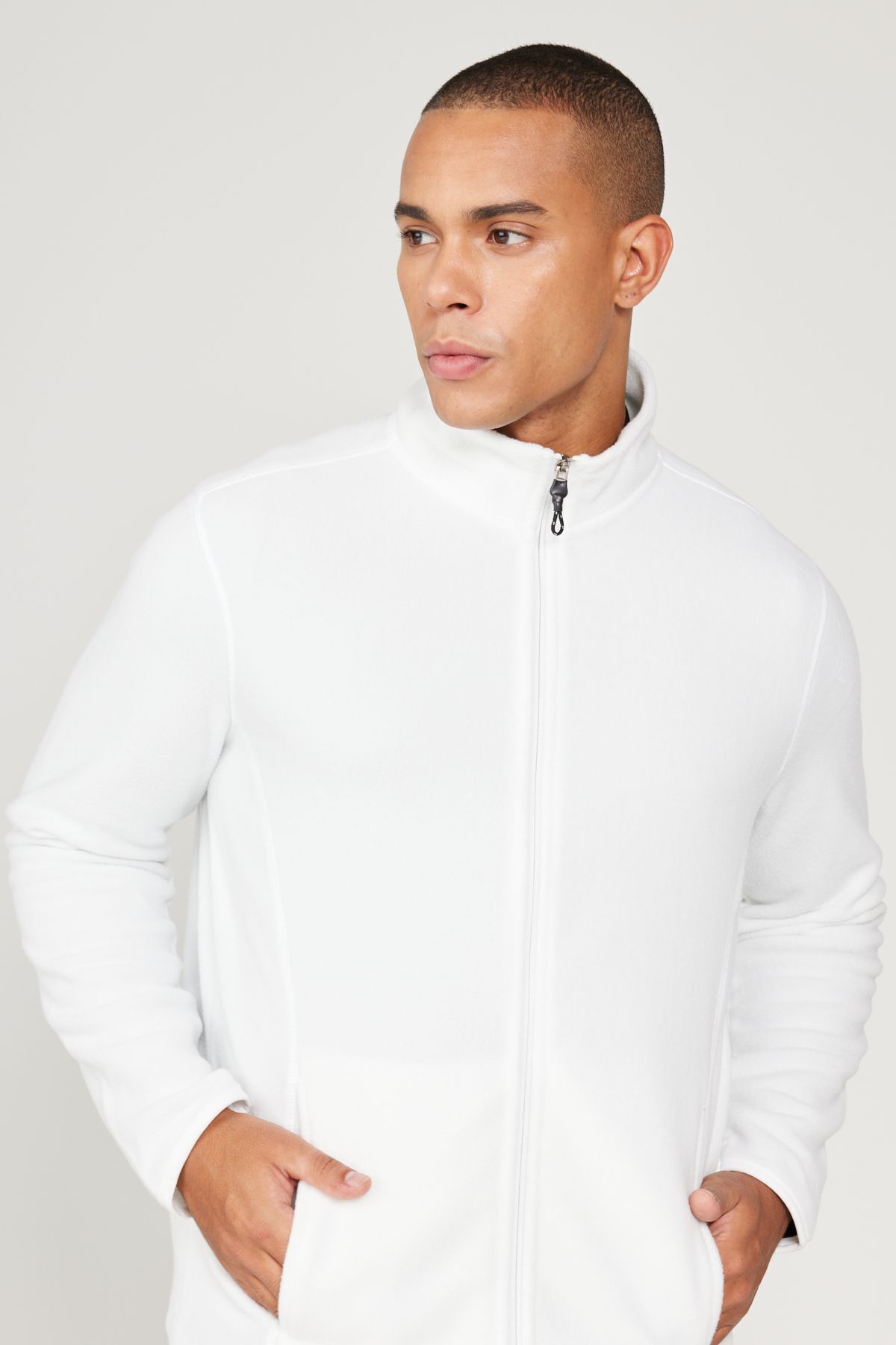 AC&Co / Altınyıldız Classics-Weißes Anti-Pilling-Sweatshirt für Herren – Stehender Bato-Kragen, Nicht fusselnde Fleecejacke mit Standard-Passform 4
