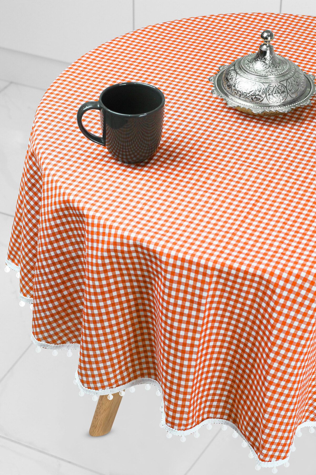 Soft Kare-Bommel Gingham Round Pompom Tablecloth Gingham Round 2
