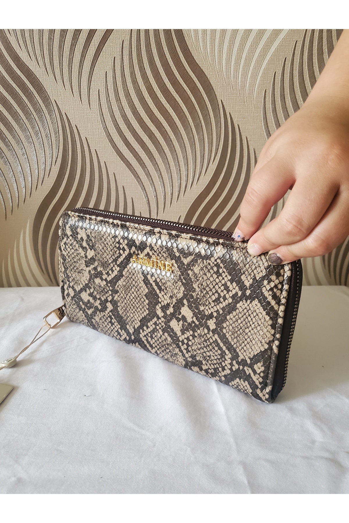 Armine-C05 Model Brown Color Point 1