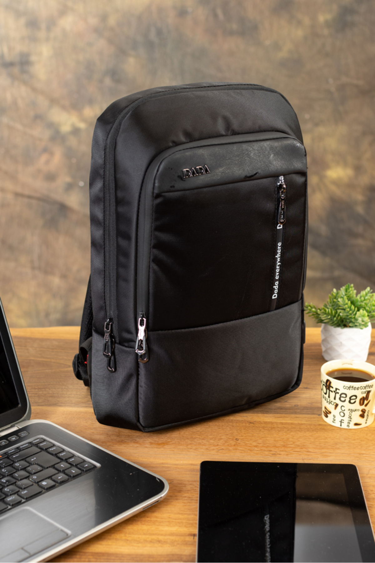  کوله پشتی لپ تاپ DADA-08 با USB، مناسب برای سفرهای روزانه، تعطیلات، ورزش، پیاده روی، سفر، کمپینگ، مشکی