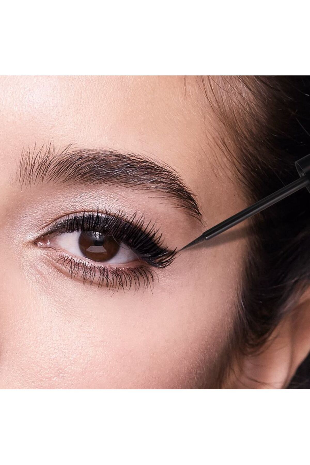 Oriflame-Oncolour Liquid Eyeliner - Convenient Use and Stylish Design 3