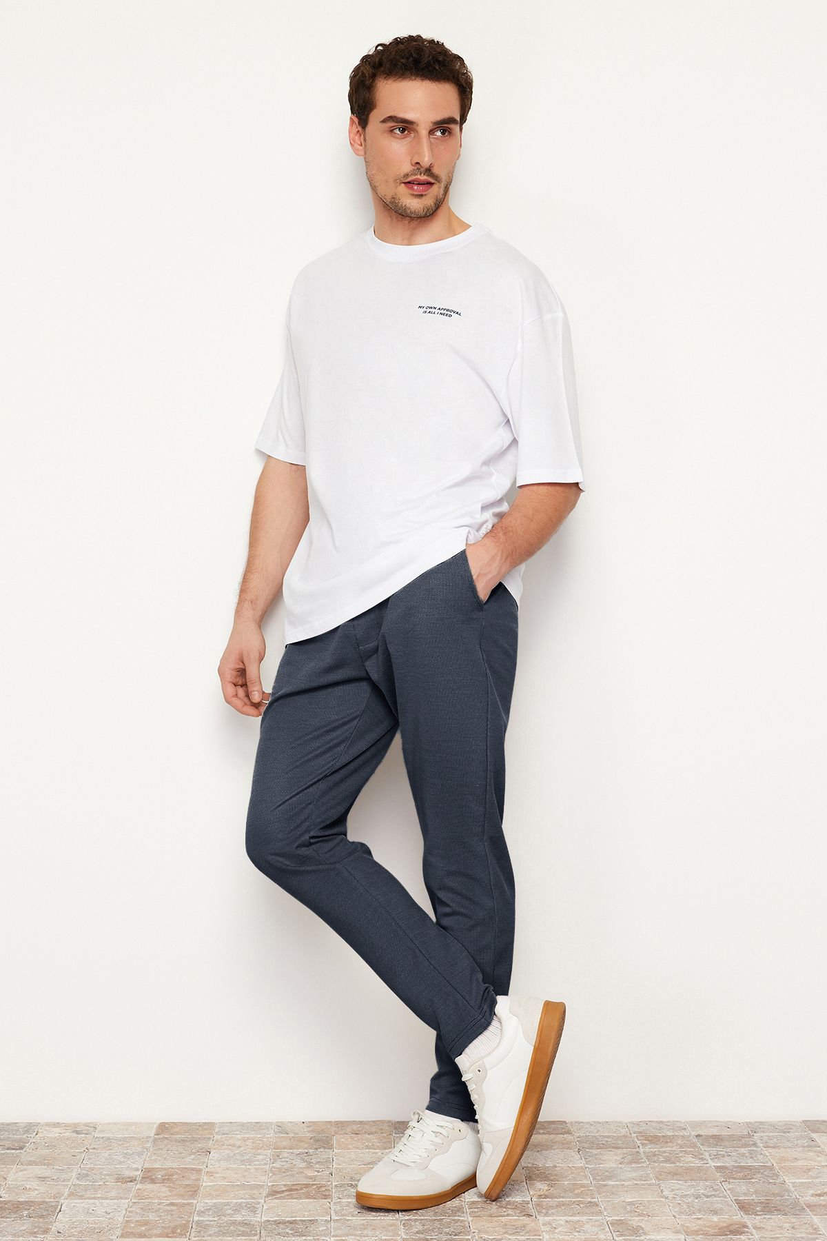 Trendyol Collection-Námořnická modř Jogger Fit elastický pas se zavazováním, texturované pletené pohodlné kalhoty Tmnss24Pl00007 2