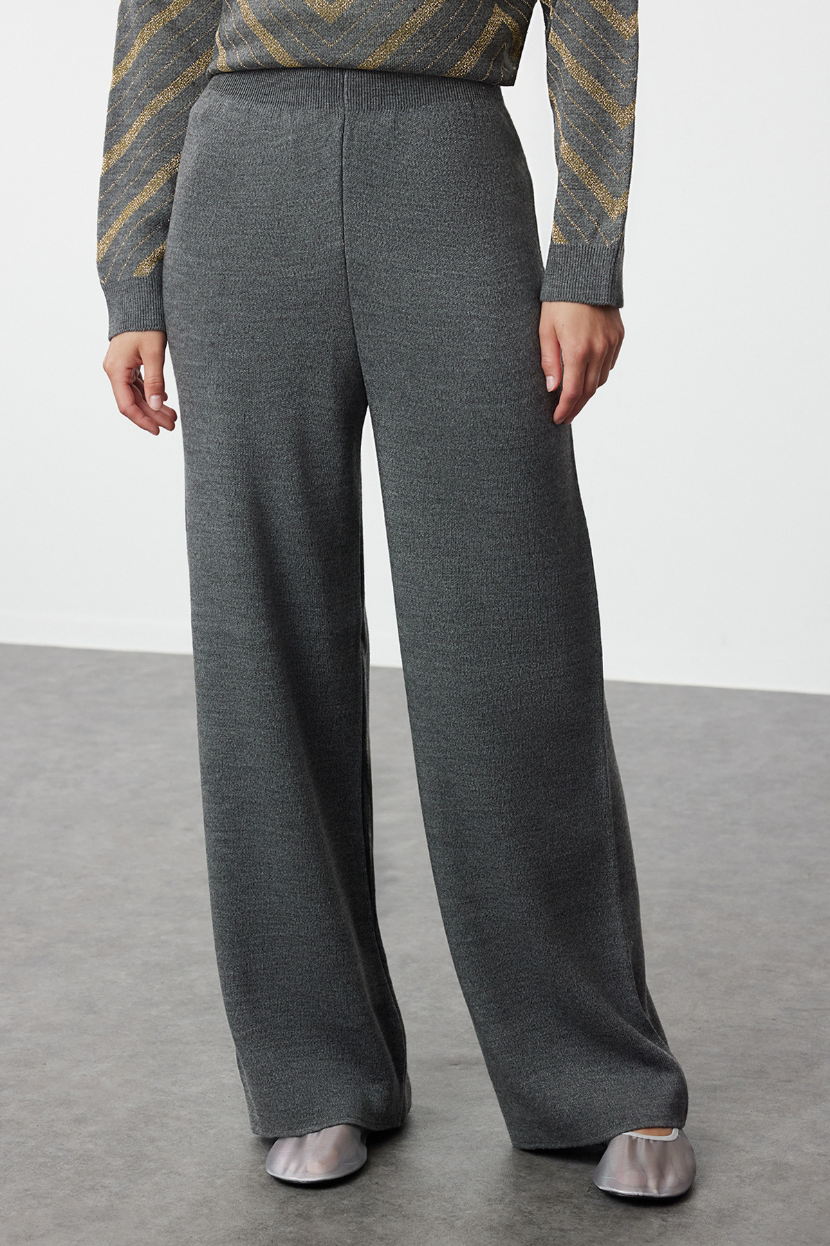 Trendyol Modest-Antracitový úpletový svetr a kalhoty – TCTAW25US00010 4