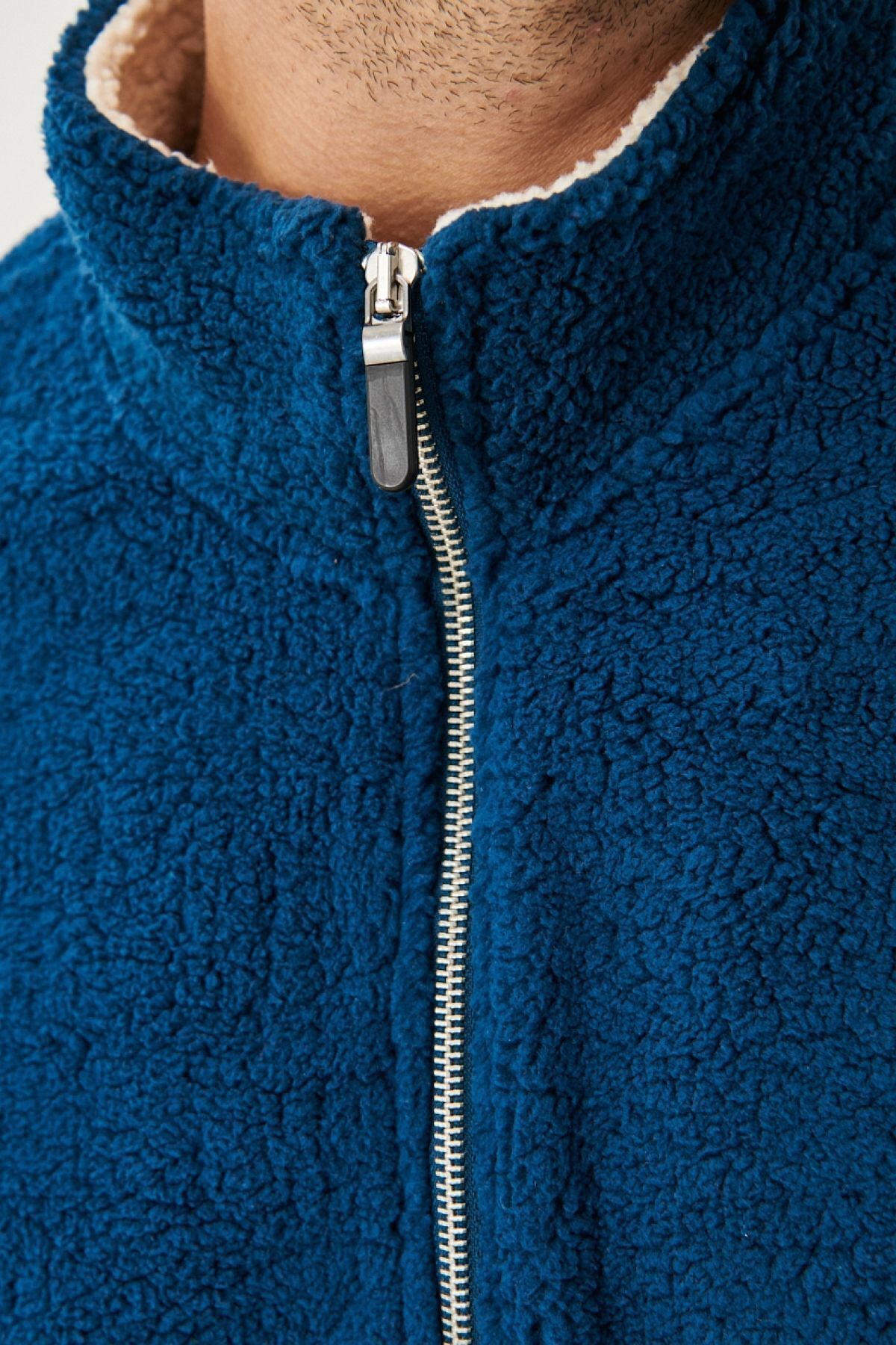 AC&Co / Altınyıldız Classics Erkek Petrol Tas Standart Fit Dik Bato Yaka Kanguru Cepli Çift Renkli Sherpa Polar Sweatshirt görsel 2