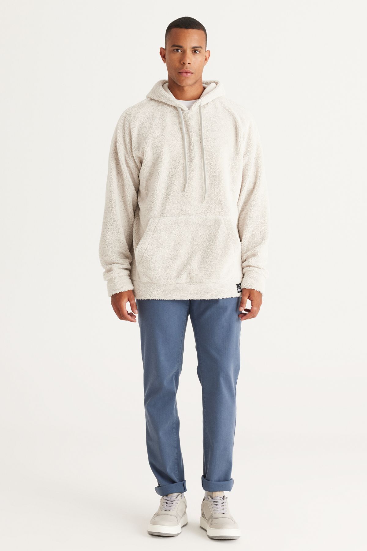 AC&Co / Altınyıldız Classics-Beiges, übergroßes Sherpa-Sweatshirt aus Fleece mit Kapuze für Herren 4