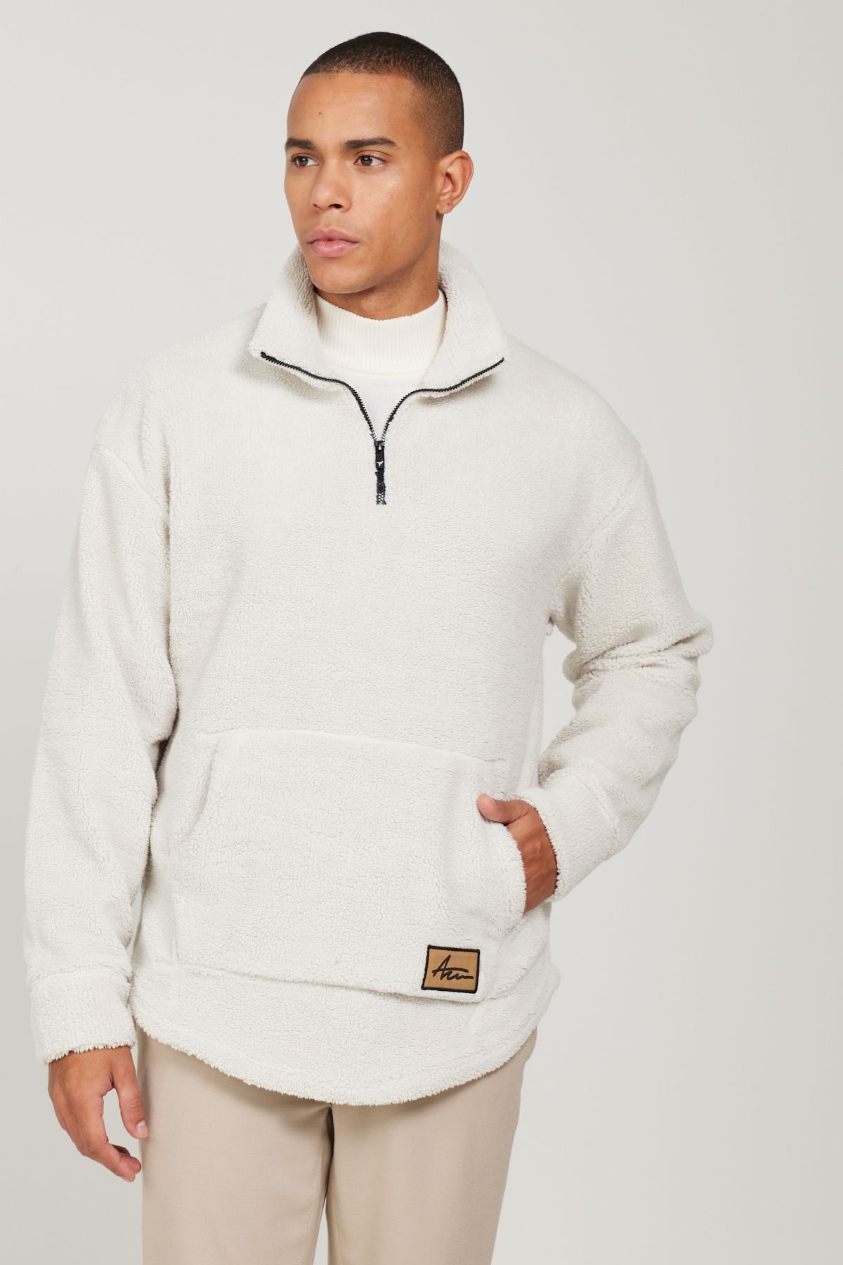AC&Co / Altınyıldız Classics Męska Beżowa Bluza Oversize O Luźnym Kroju Ze Stójką I Kołnierzem Typu Bato, Polarowa Bluza Typu Sherpa Mężczyzna - L