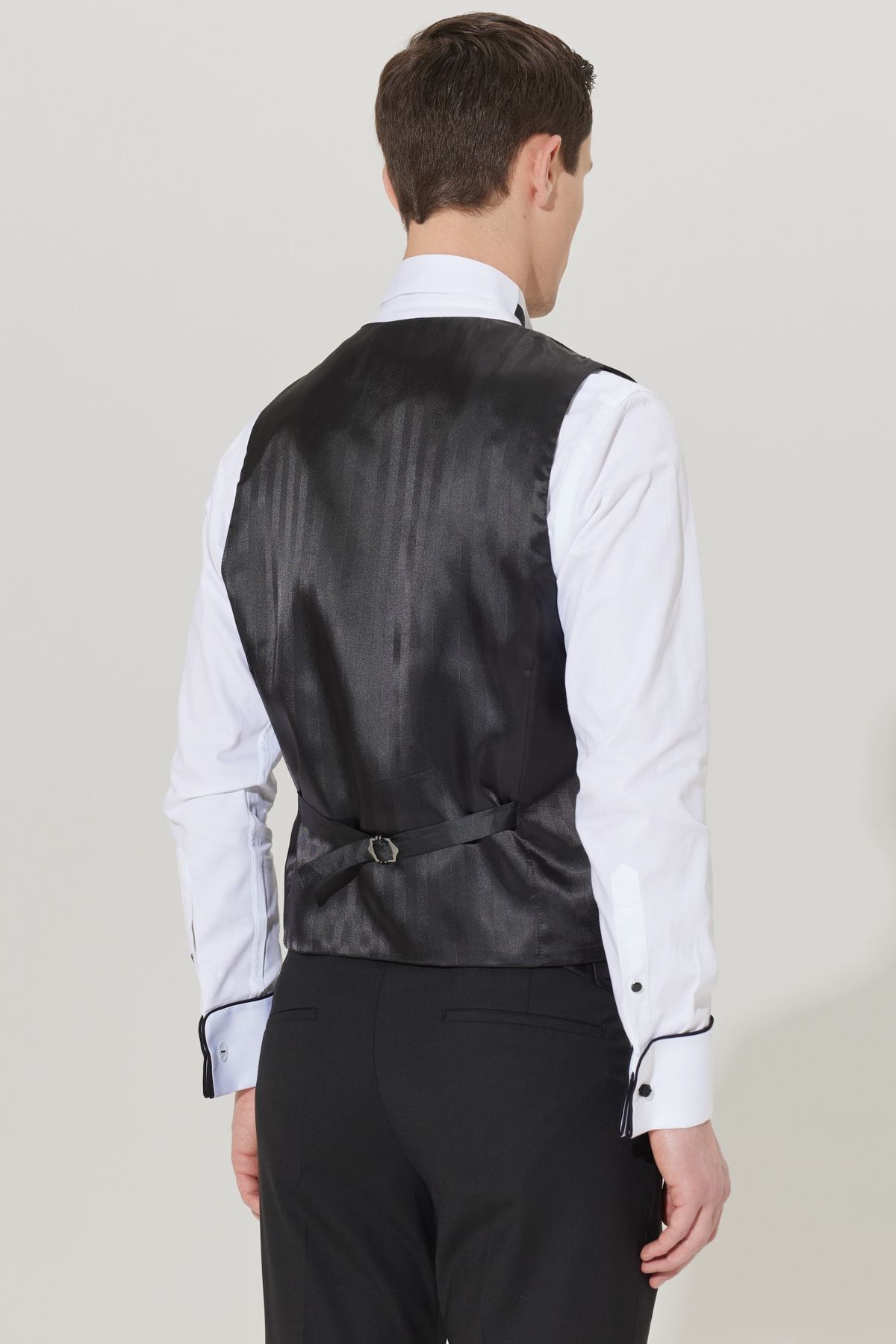complete the look image