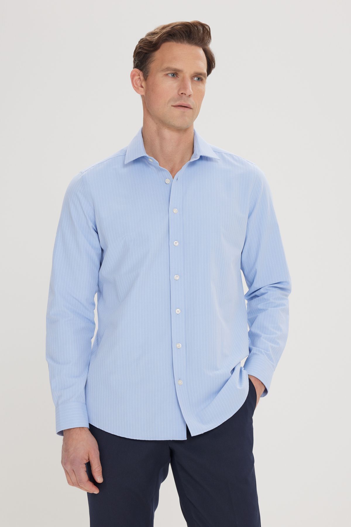 ALTINYILDIZ CLASSICS-Pánská světle modrá košile Slim Fit Slim Fit s límečkem a límečkem s límečkem 100% bavlna 3