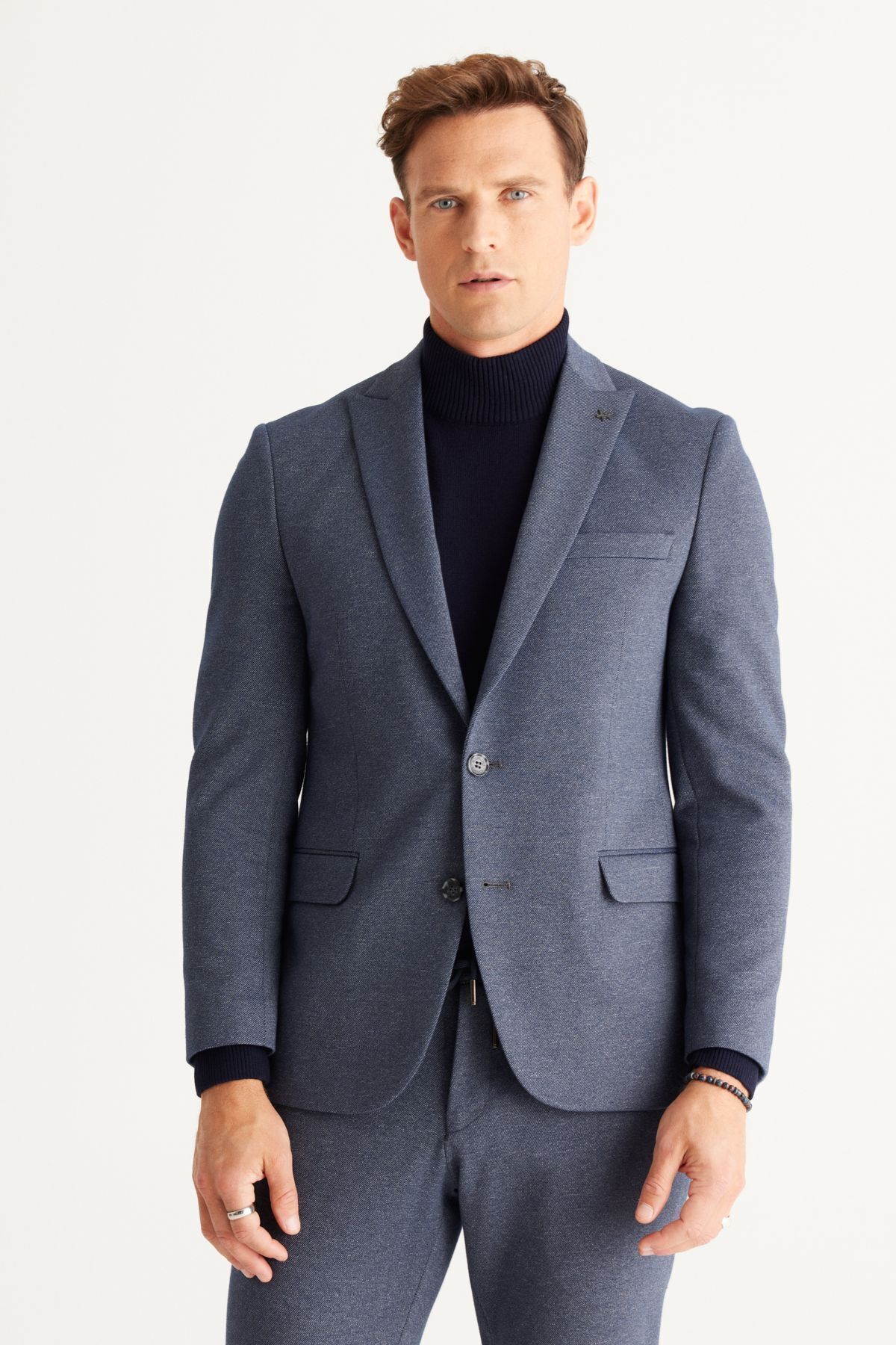 آلتین ییدلیز کلاسیکس کت و شلوار مردانه طرح‌دار یقه برگردان باریک و برش‌دار به رنگ خاکستری سرمه‌ای