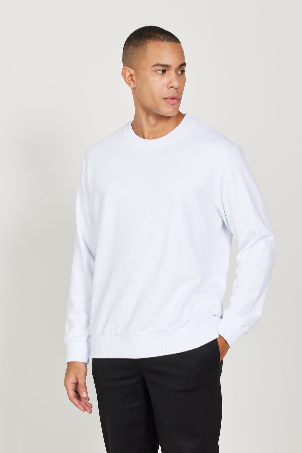 White Men s Sweatshirts Classic Comfort Trendyol
