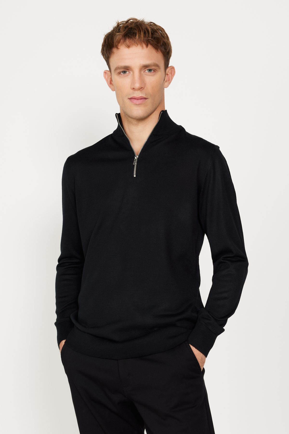 Erkek Siyah Yünlü Standart Fit Normal Kesim Bato Yaka Triko Kazak