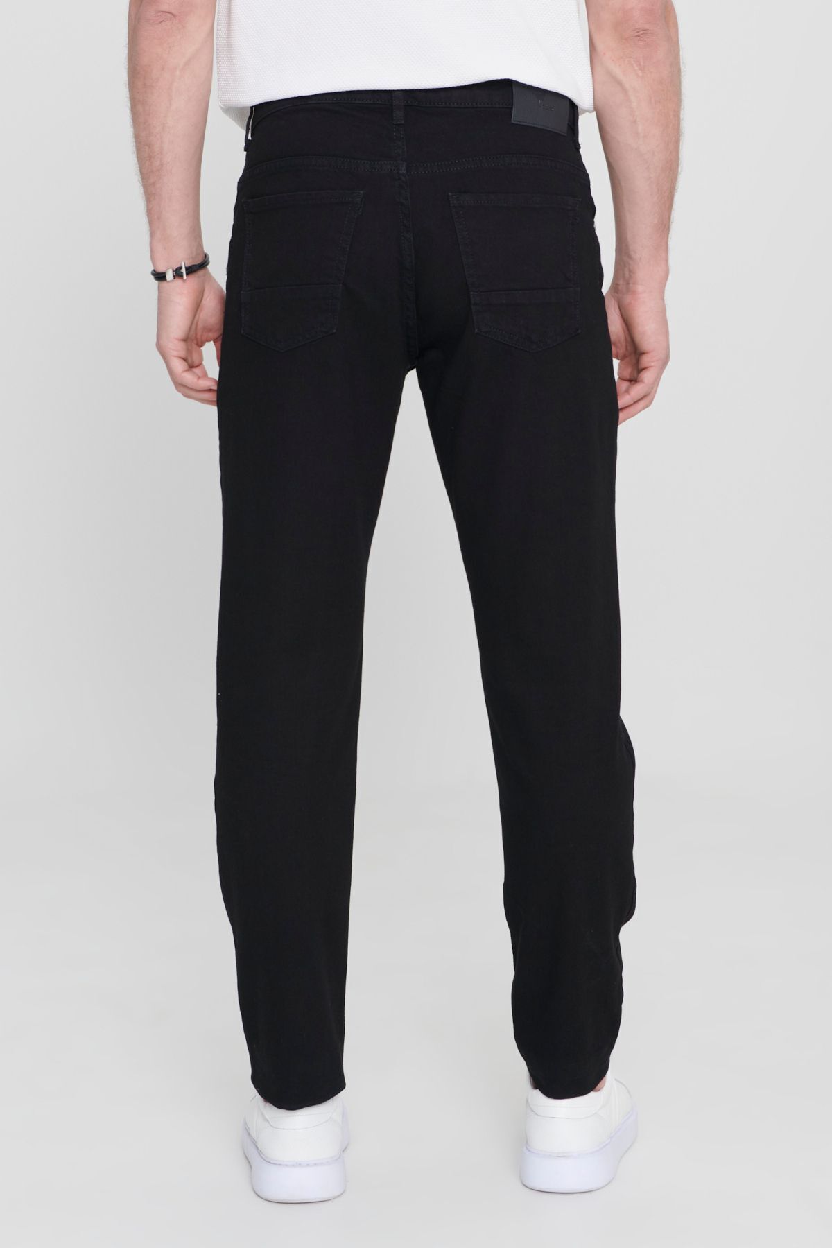 ALTINYILDIZ CLASSICS-Schwarze Jeans für Herren im Comfort Fit mit entspanntem Schnitt aus 100 % Baumwolle 6