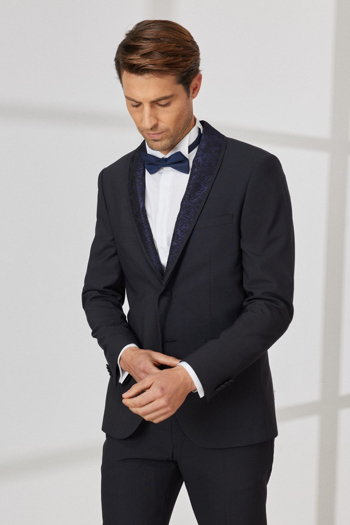 آلتین ییدلیز کلاسیکس کت و شلوار مردانه سرمه‌ای، یقه شالی، باریک و جداشدنی، پشمی، یقه اسکی