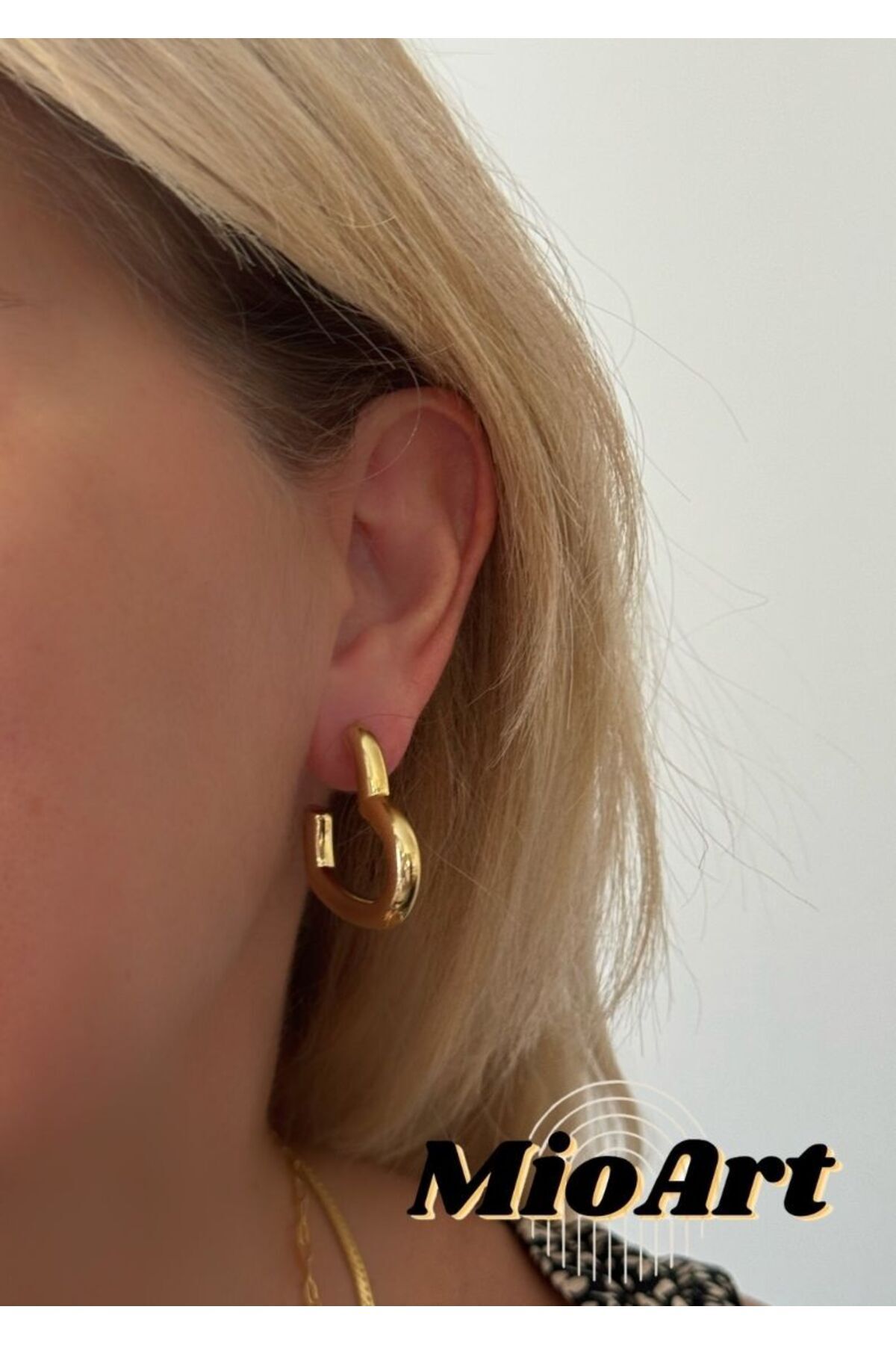 MioArt-Luxury Women's Heart Earrings 1