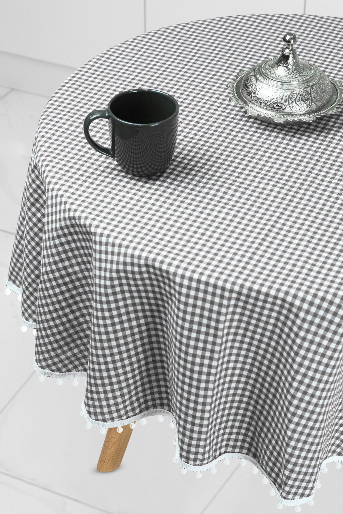 Soft Kare-Bommel Gingham Round Pompom Tablecloth Gingham Round 2