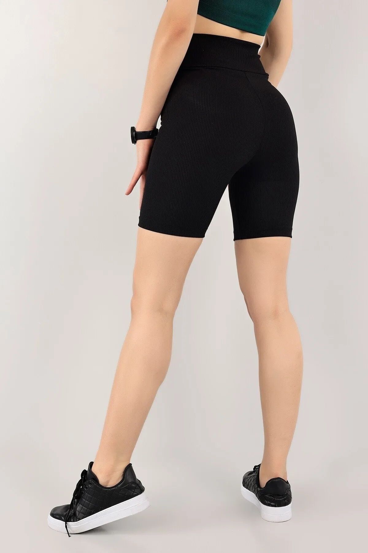 complete the look image