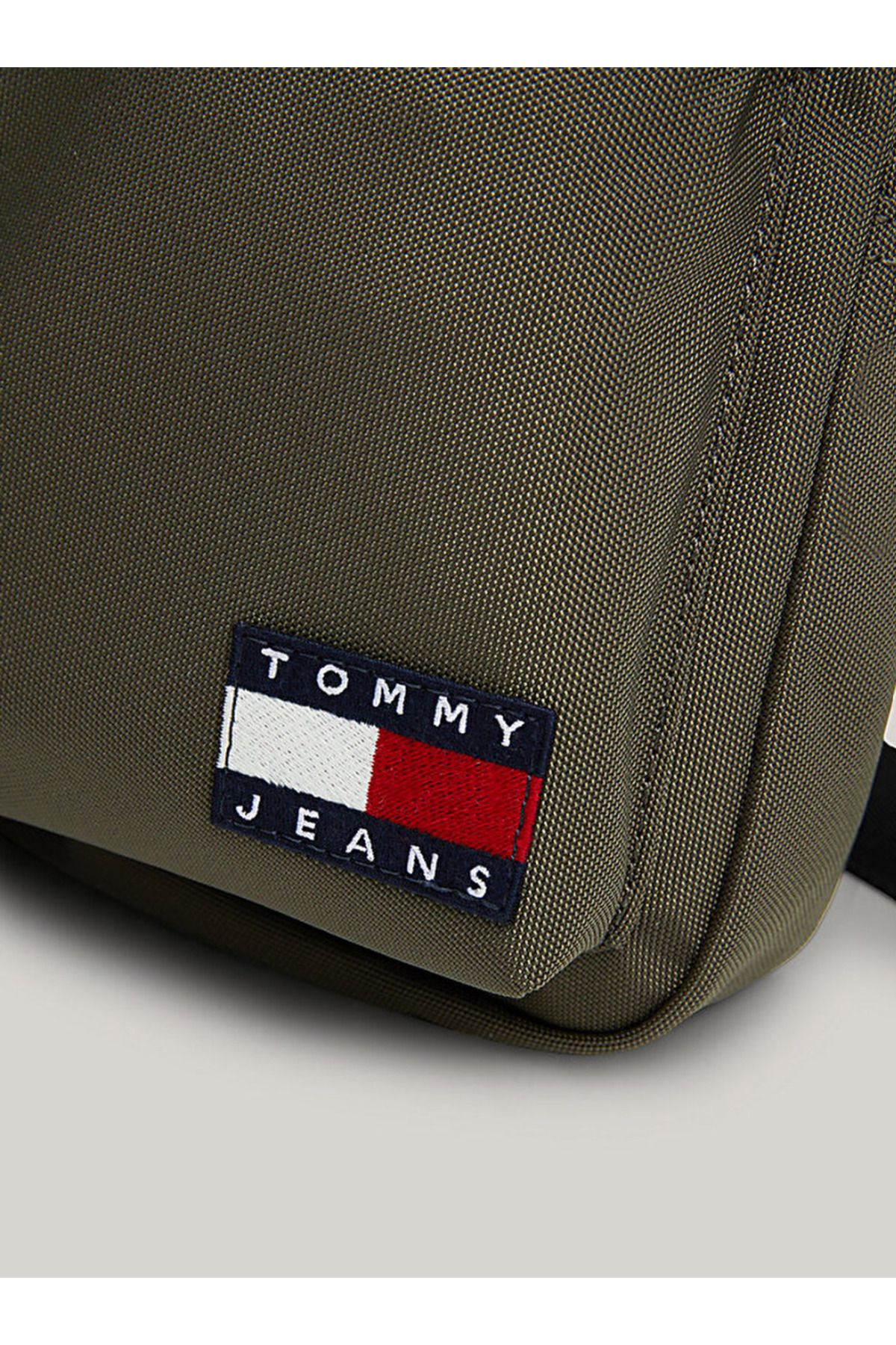 کیف پیام رسان سبز مردانه گزارشگر بند آرم ضروری Tommy Hilfiger