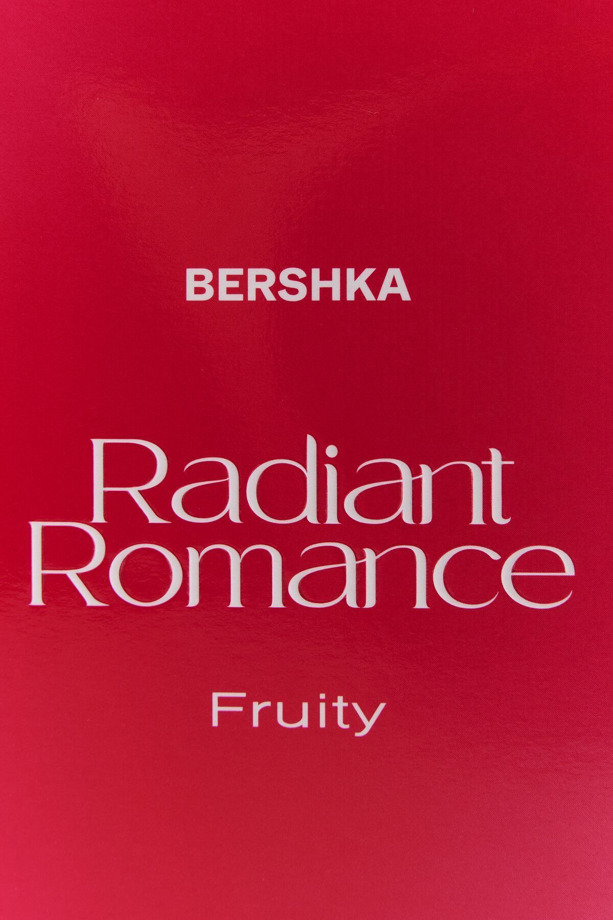 عطر زنانه میوه های عاشقانه تابش 100 میل Bershka
