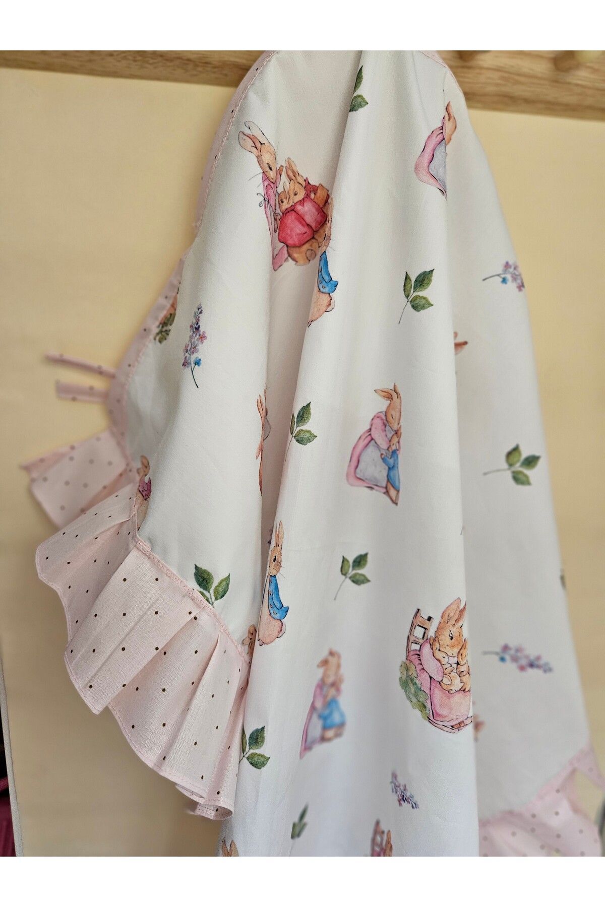 Leylace Pembe Peter Rabbit desenli pamuk poplin kumaş, balenli bebek emzirme önlüğü, örtüsü 13 fotoğrafı 4 (önizleme)