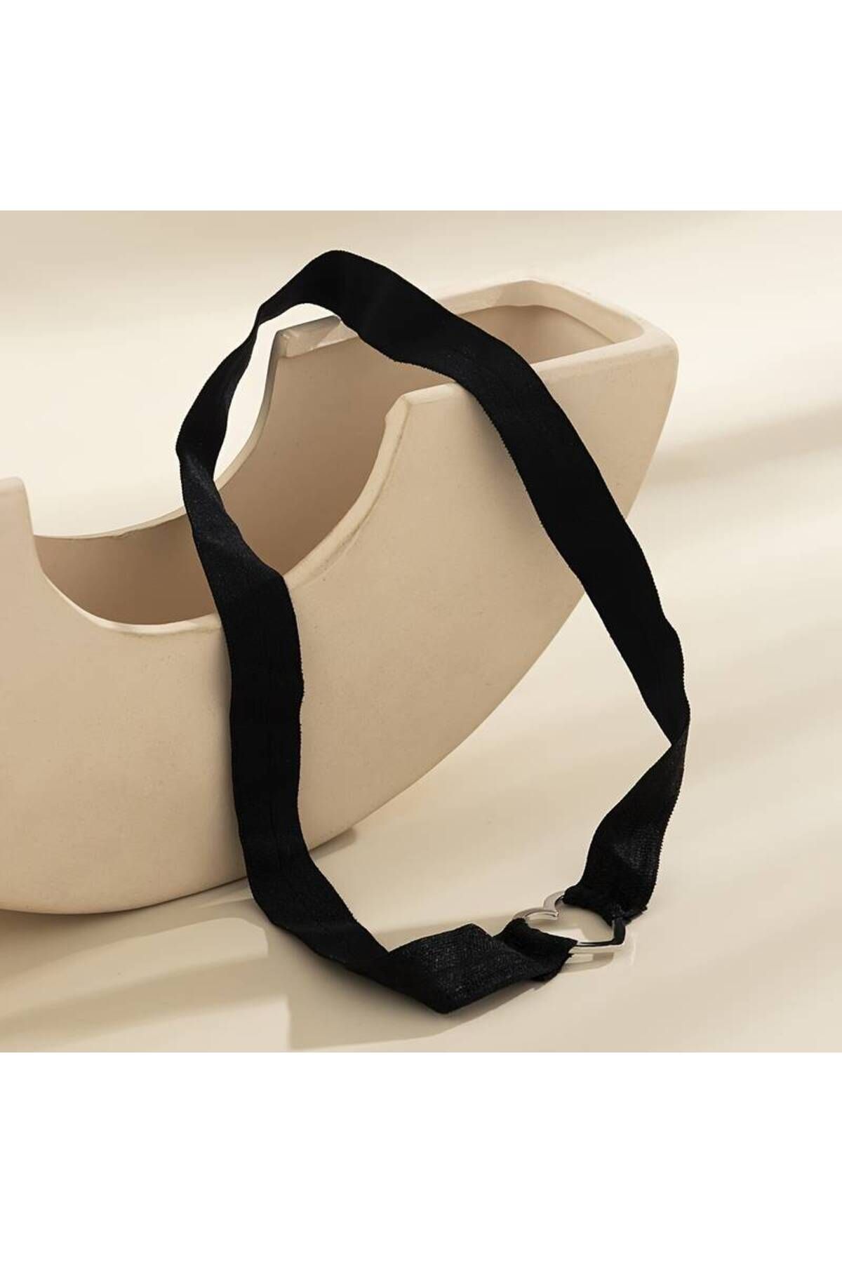 Siyah Harness Bacak Aksesuarı Kalp Detaylı