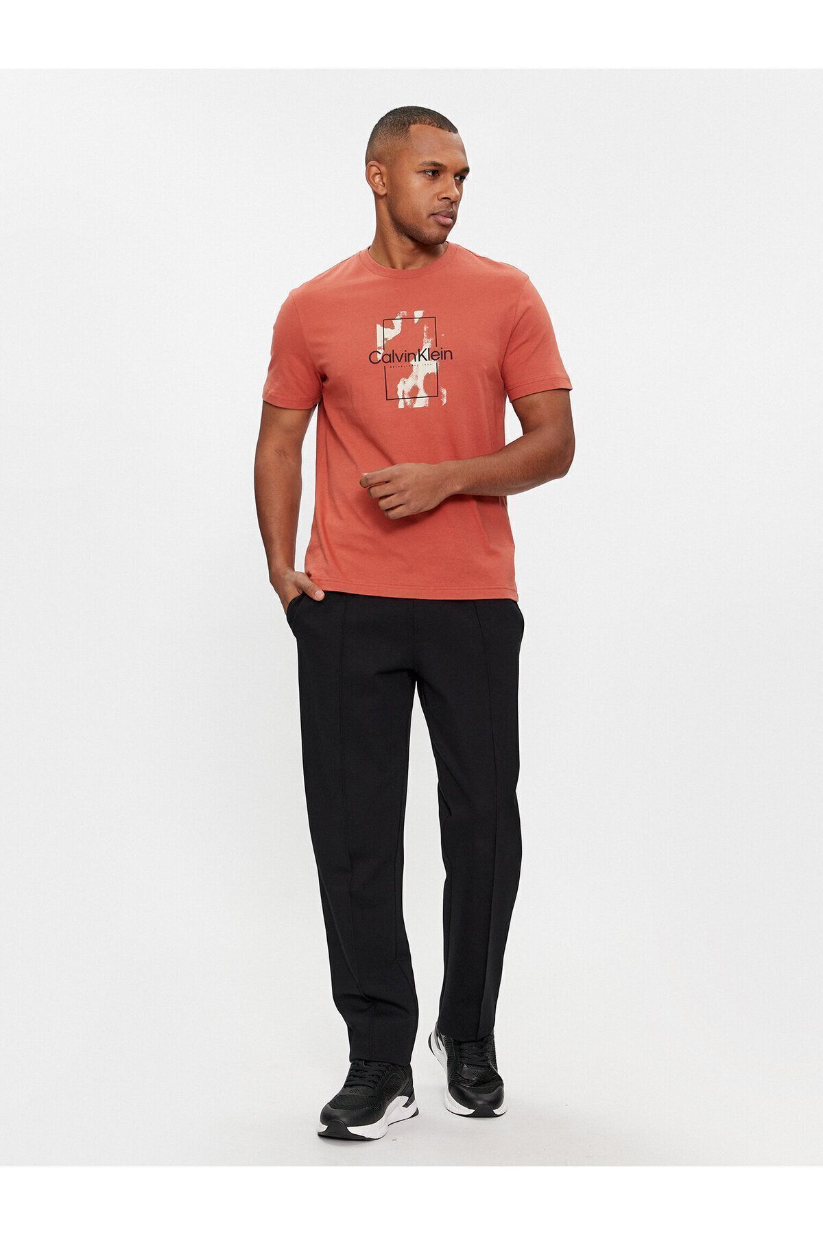 تی شرت نارنجی مردانه آرم برند آقایان روزانه از K10K112401 S0B استفاده کنید Calvin Klein