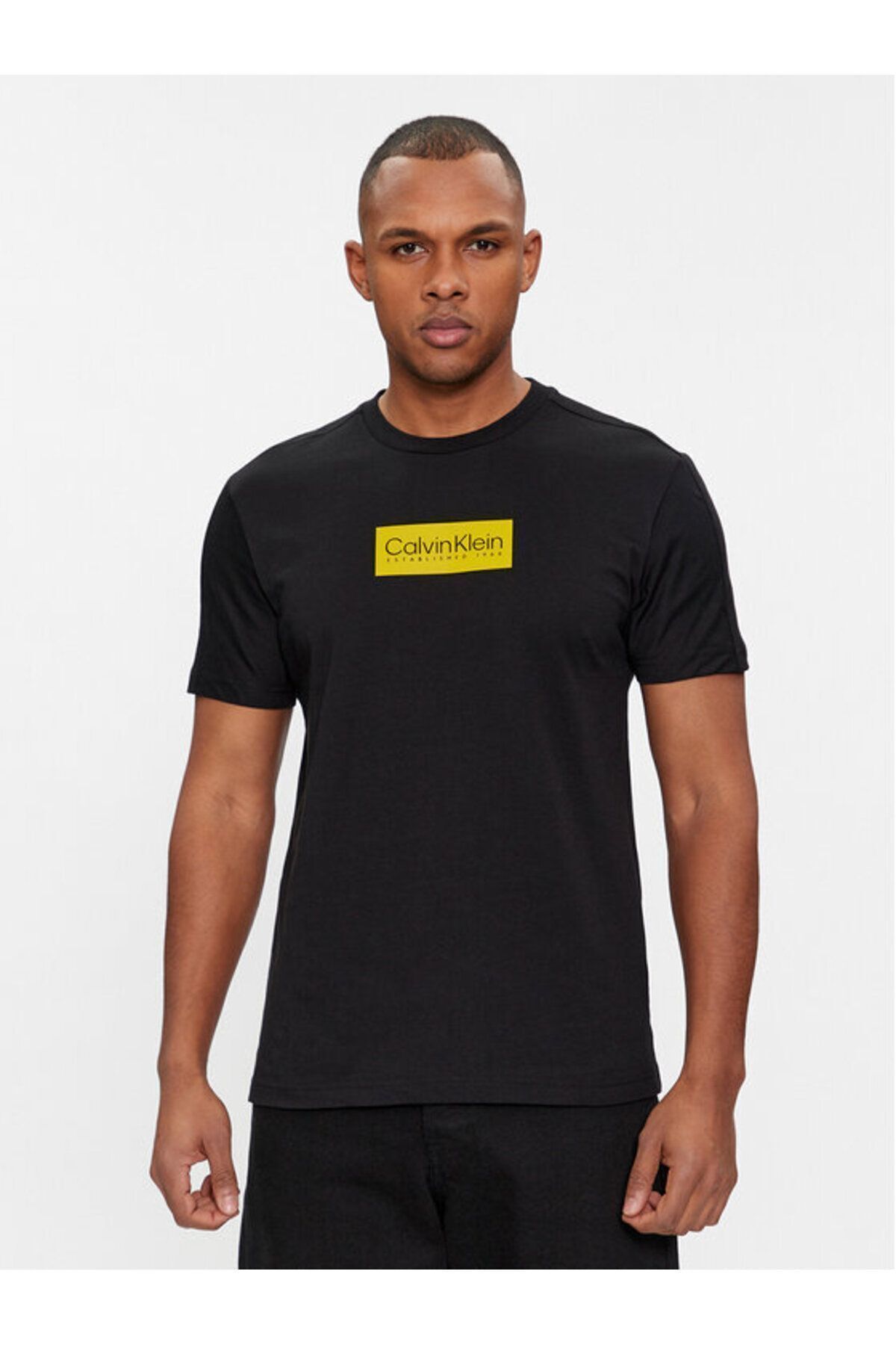 تی شرت مشکی مردانه استفاده روزانه با نام تجاری به صورت سیاه K10K112403 BEH Calvin Klein