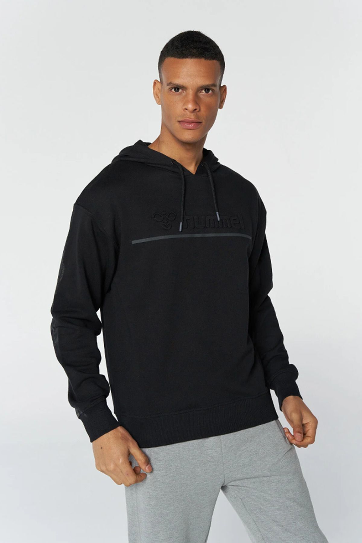 سویشرت مشکی مردانه سیاه 921645 2001 عرق چاپی جلوی hummel