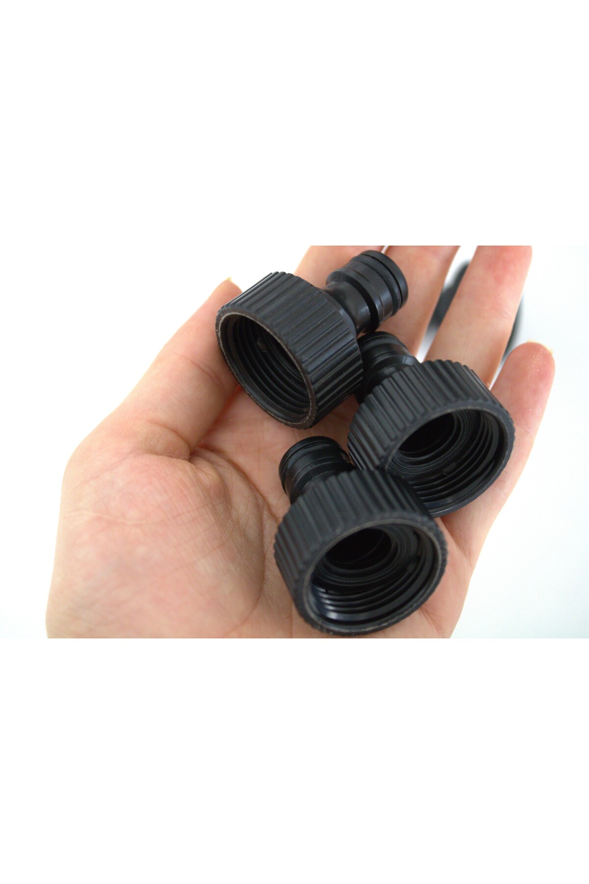 3/4” Otomatik Musluk Bağlantısı (Dişi) 2 Adet Musluk Bağlantı Aparatı 5