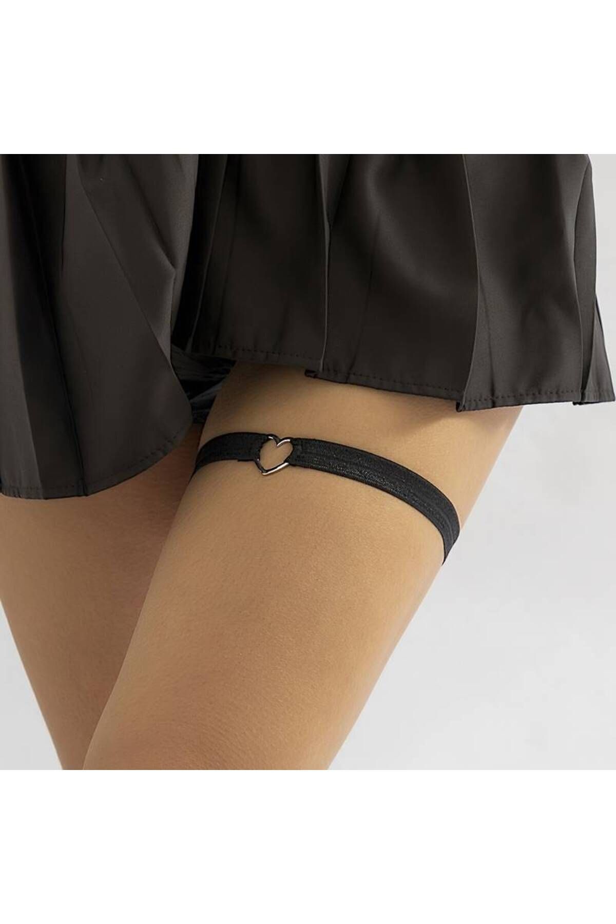 Siyah Harness Bacak Aksesuarı Kalp Detaylı