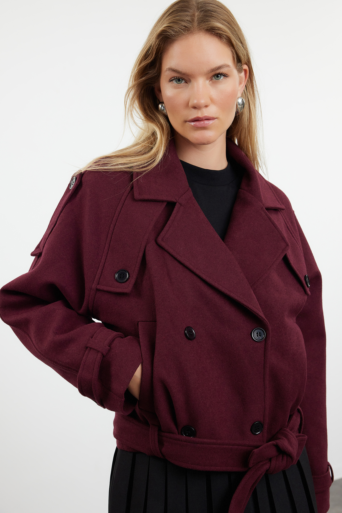 Trendyol Collection Bordo miękka tkanina sezonowa krótka oversize płaszcz z kaszmiru TWOAW25KB00049