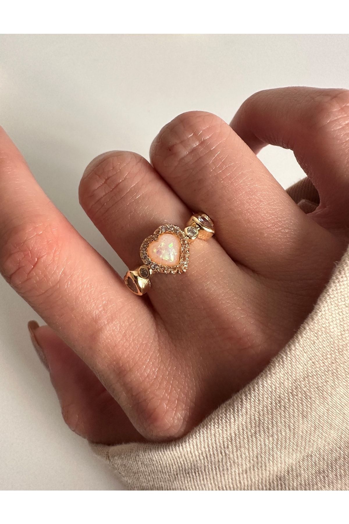 Gold Glitter Opal Heart Ring