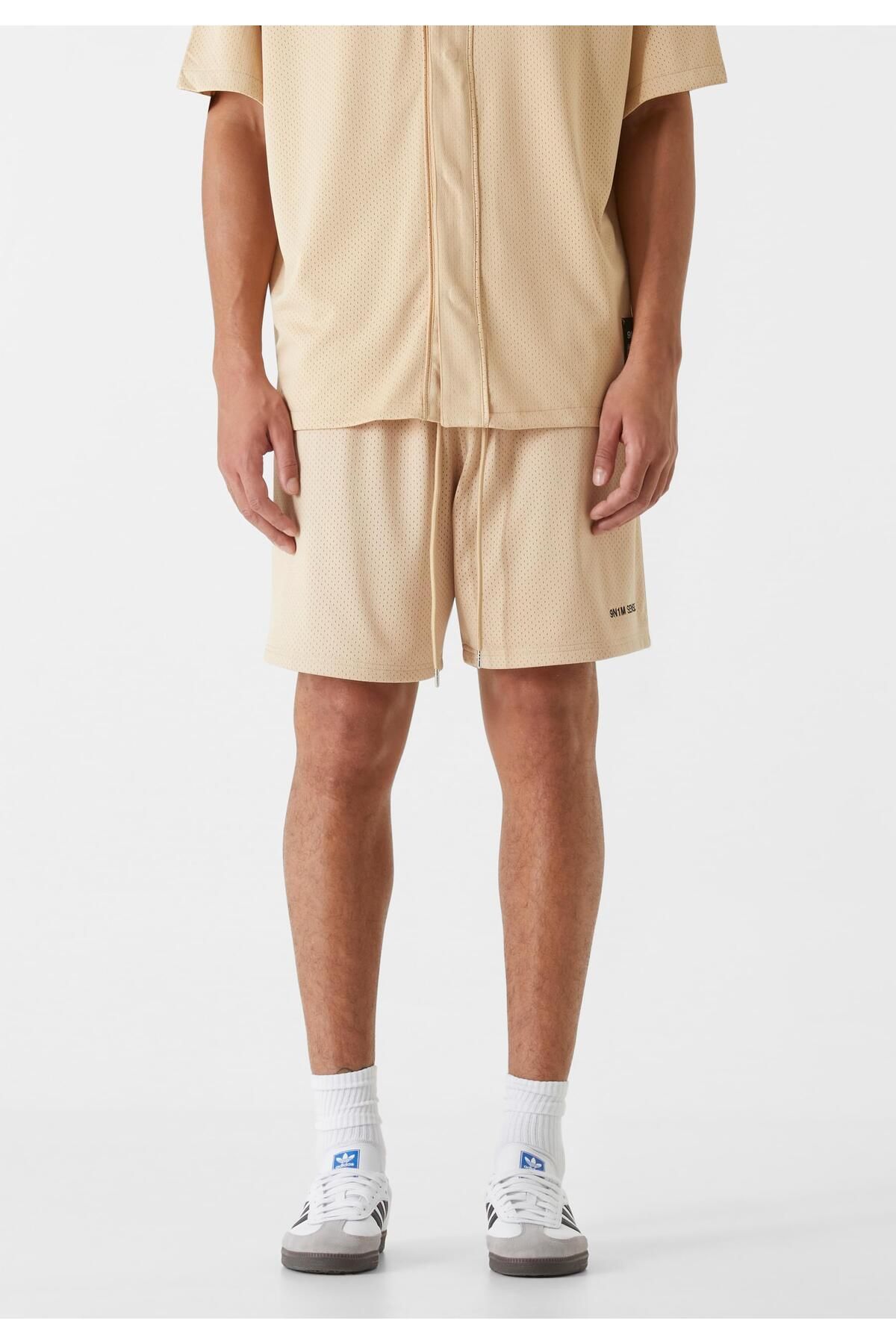 complete the look image