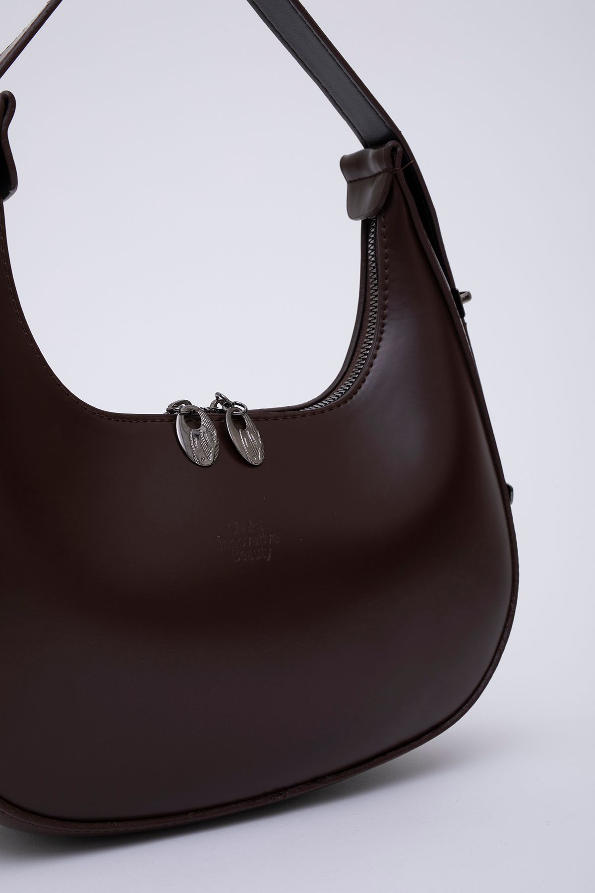 https://cdn.dsmcdn.com/ty1423/product/media/images/prod/QC/20240716/13/877cdf43-2801-367c-b614-70cfe27bf794/1_org_zoom.jpg