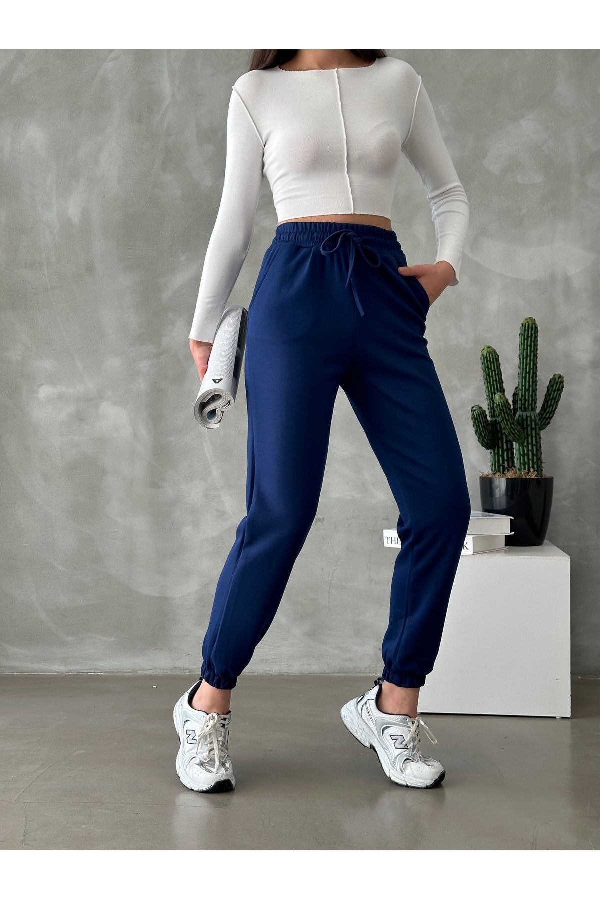 BEJNA-Marineblaue Jogginghose aus Modal für Damen 4