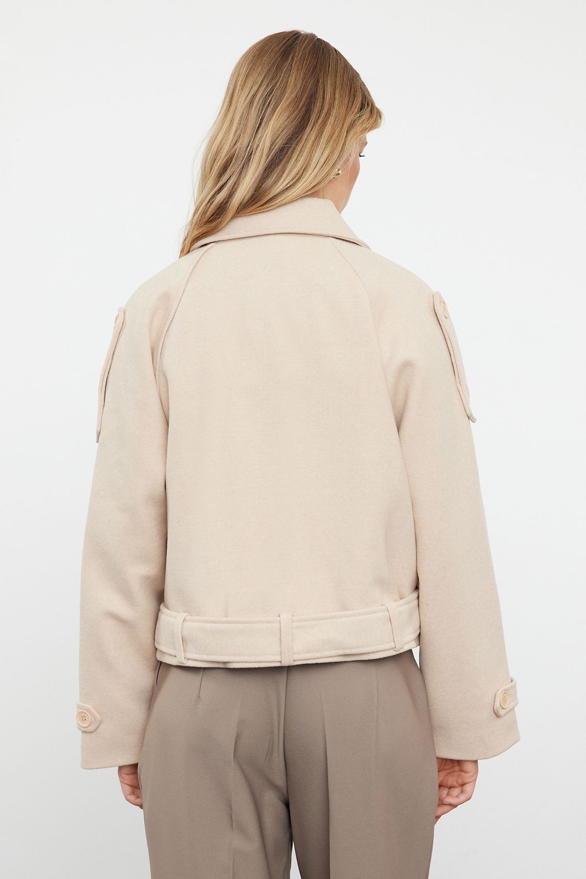 Kolekcia Trendyol-Mäkká textúrovaná norková sezónna krátka oversize bunda s kašou 5
