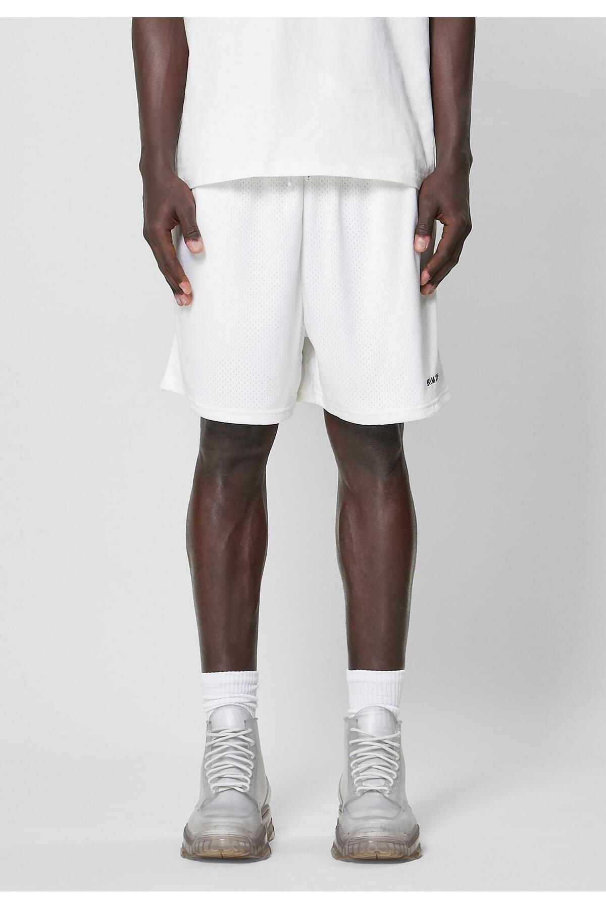 complete the look image