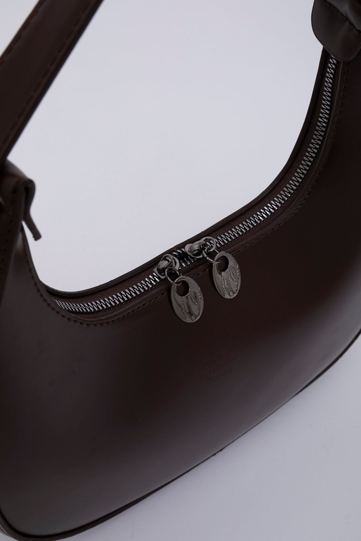 https://cdn.dsmcdn.com/ty1424/product/media/images/prod/QC/20240716/13/f71d53d2-95e3-3bb5-898c-f20fadf3593e/1_org_zoom.jpg