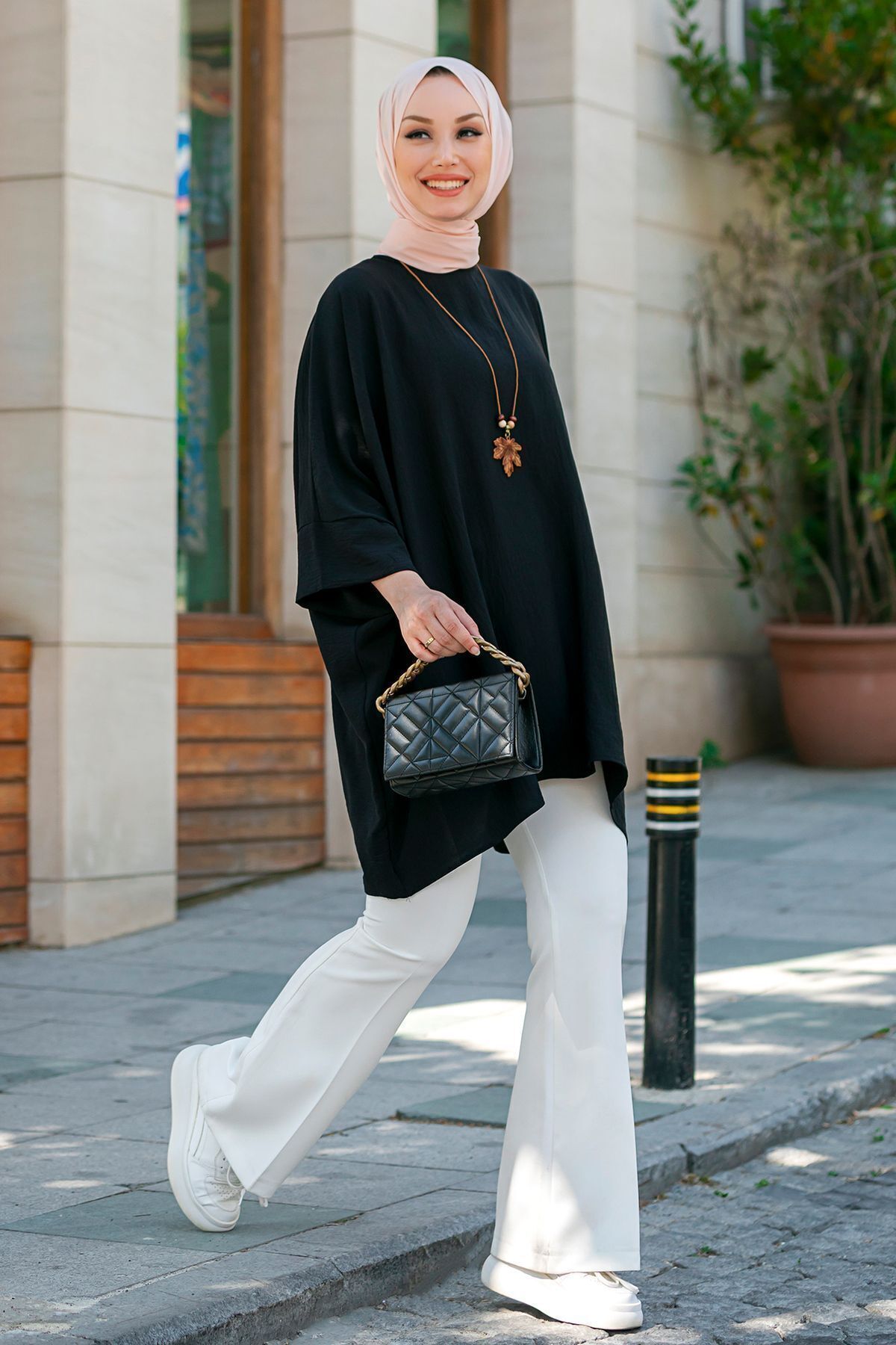 complete the look image