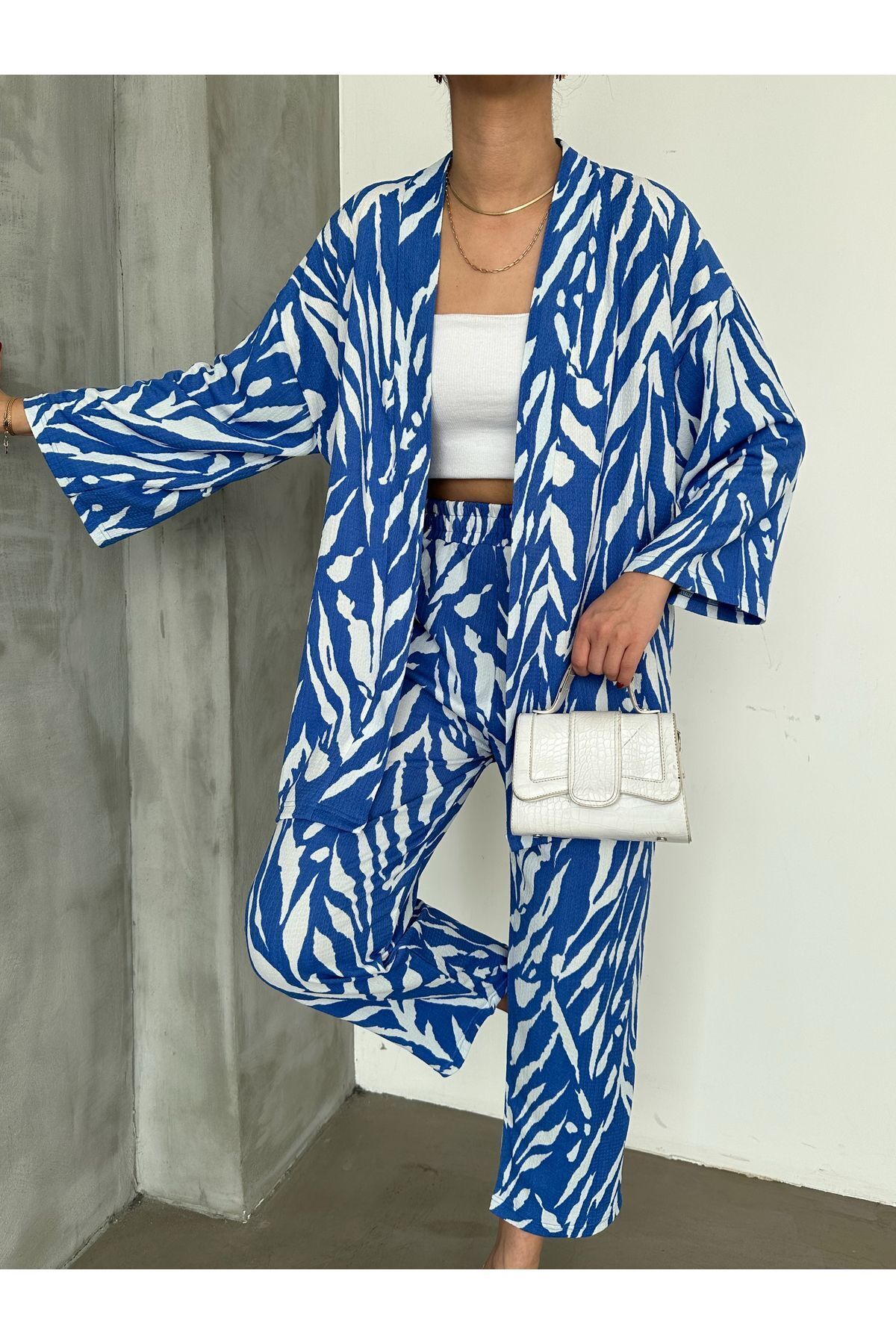 BEJNA-Blau gemustertes Kimono-Set aus Oberteil und Unterteil für Damen 2