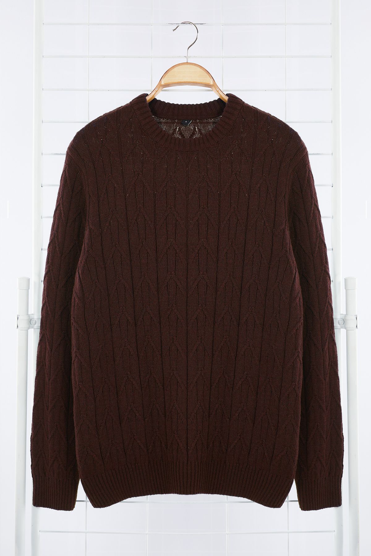 Trendyol Collection-Strukturierter Strickpullover mit dunklem Fliesenmuster und normaler Rundhalsausschnitt TMNAW25KZ00021 10