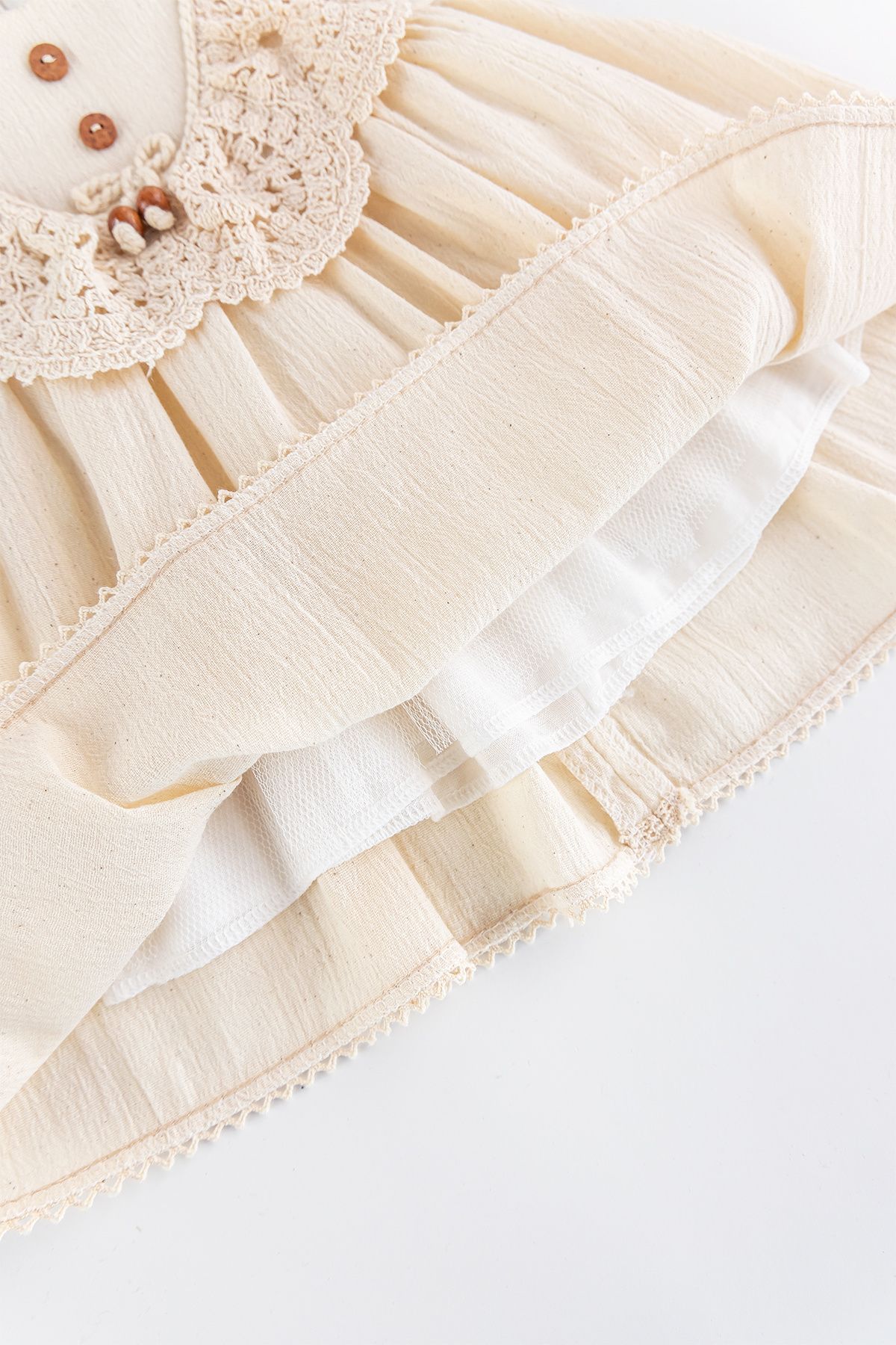 Babymod-Sommerkleid aus Musselin mit Spitzenkragen für Babys 3