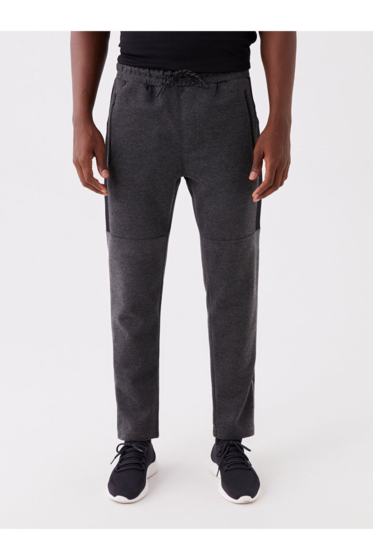 LC Waikiki-بنطال رياضي LCW Active Slim Fit للرجال - تصميم مريح وأنيق 3