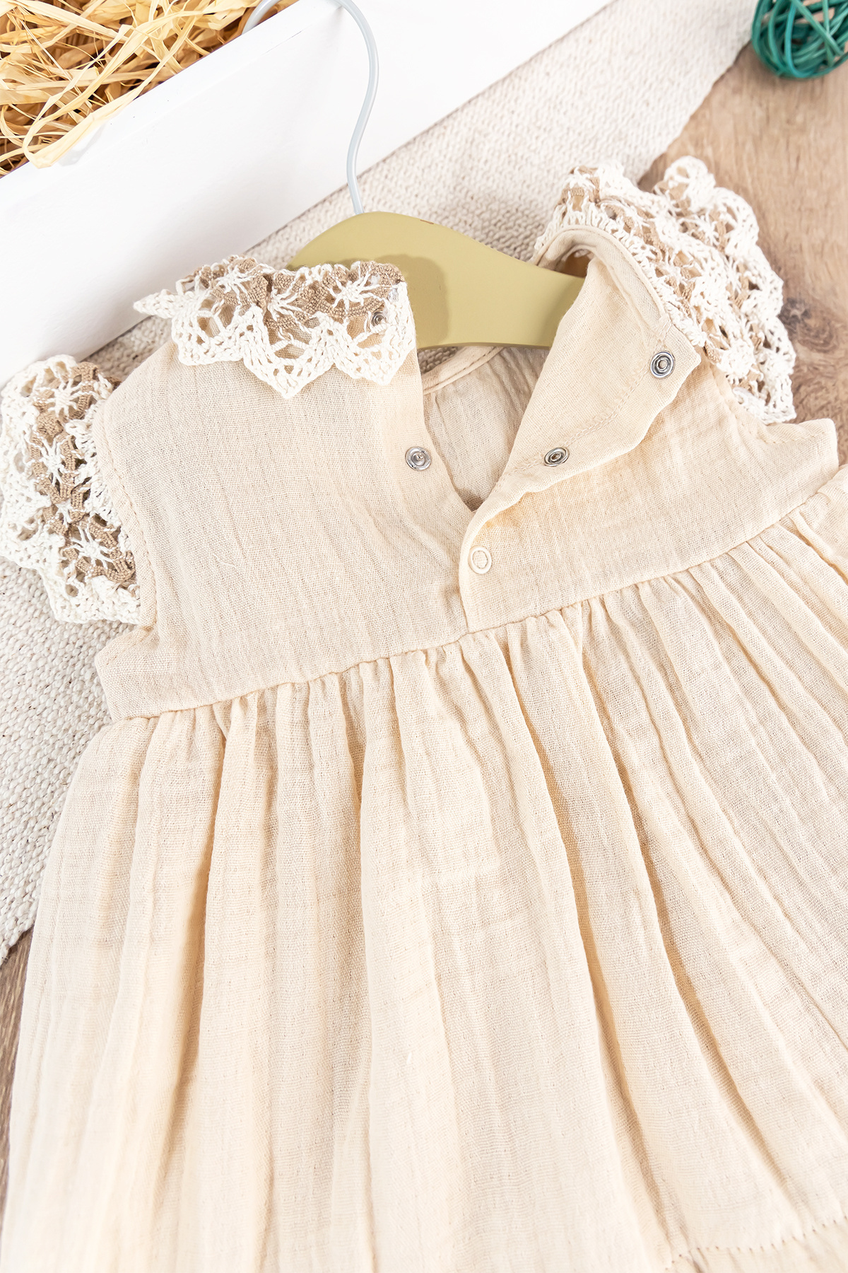 Babymod Güpürlü Müslin Kız Bebek Elbise Bebek 2'li Takım fotoğrafı 5 (önizleme)