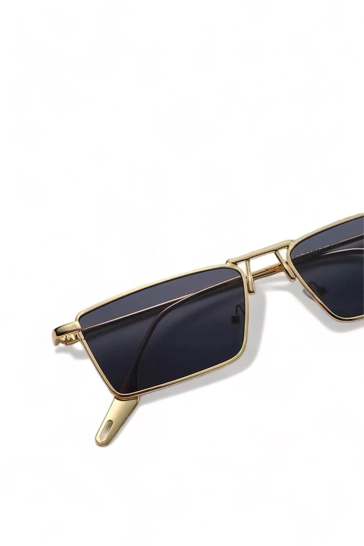 عینک آفتابی HEXX – طراحی کلاسیک REN EYEWEAR