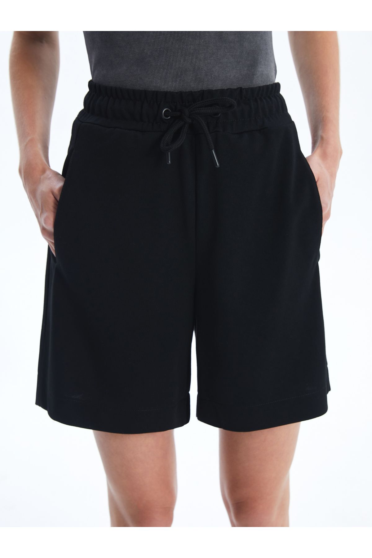 LC Waikiki-Women's Elastic Waist Straight Shorts 3