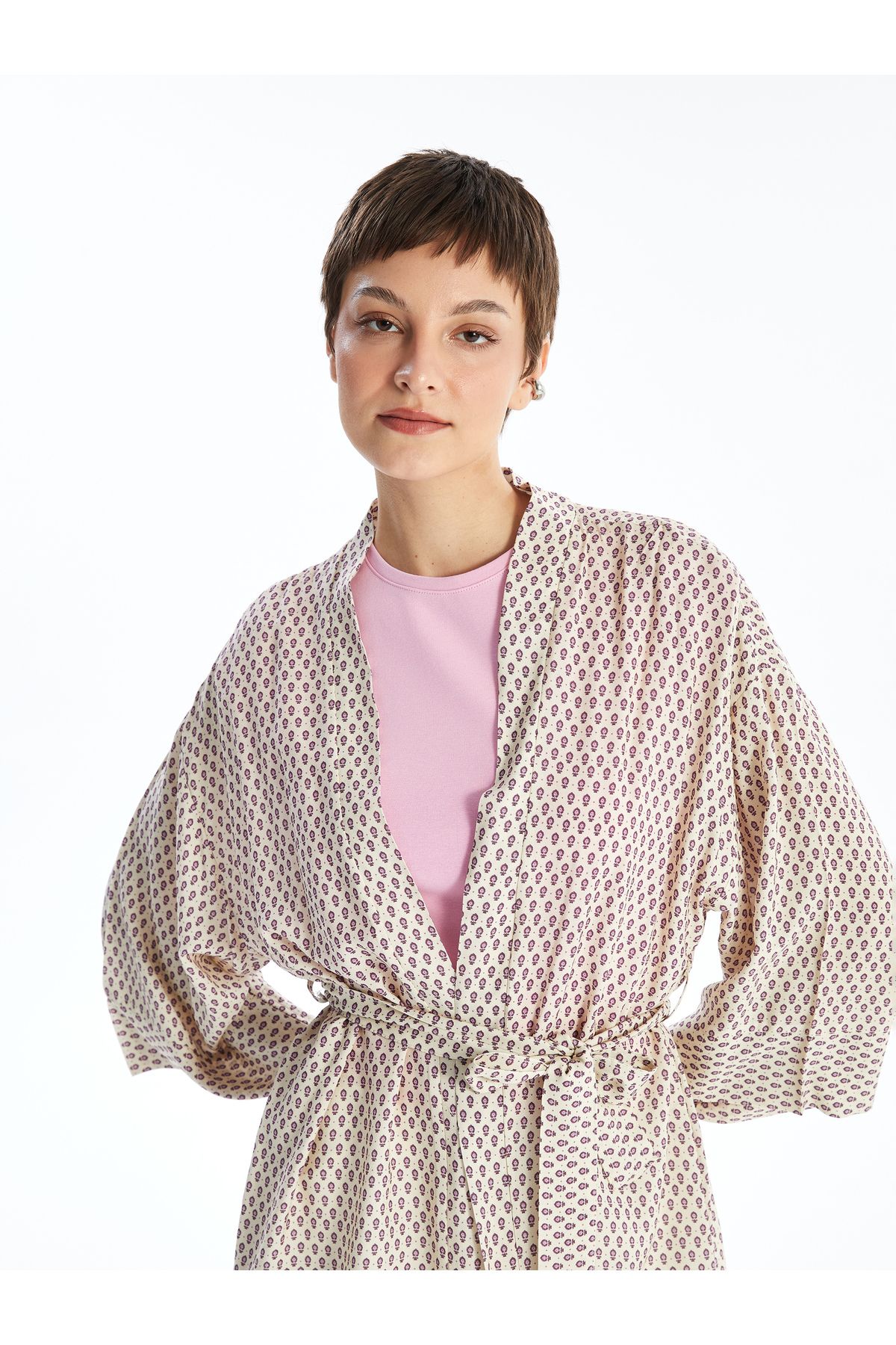 Şal Yaka Çiçekli Uzun Kollu Kadın Kimono