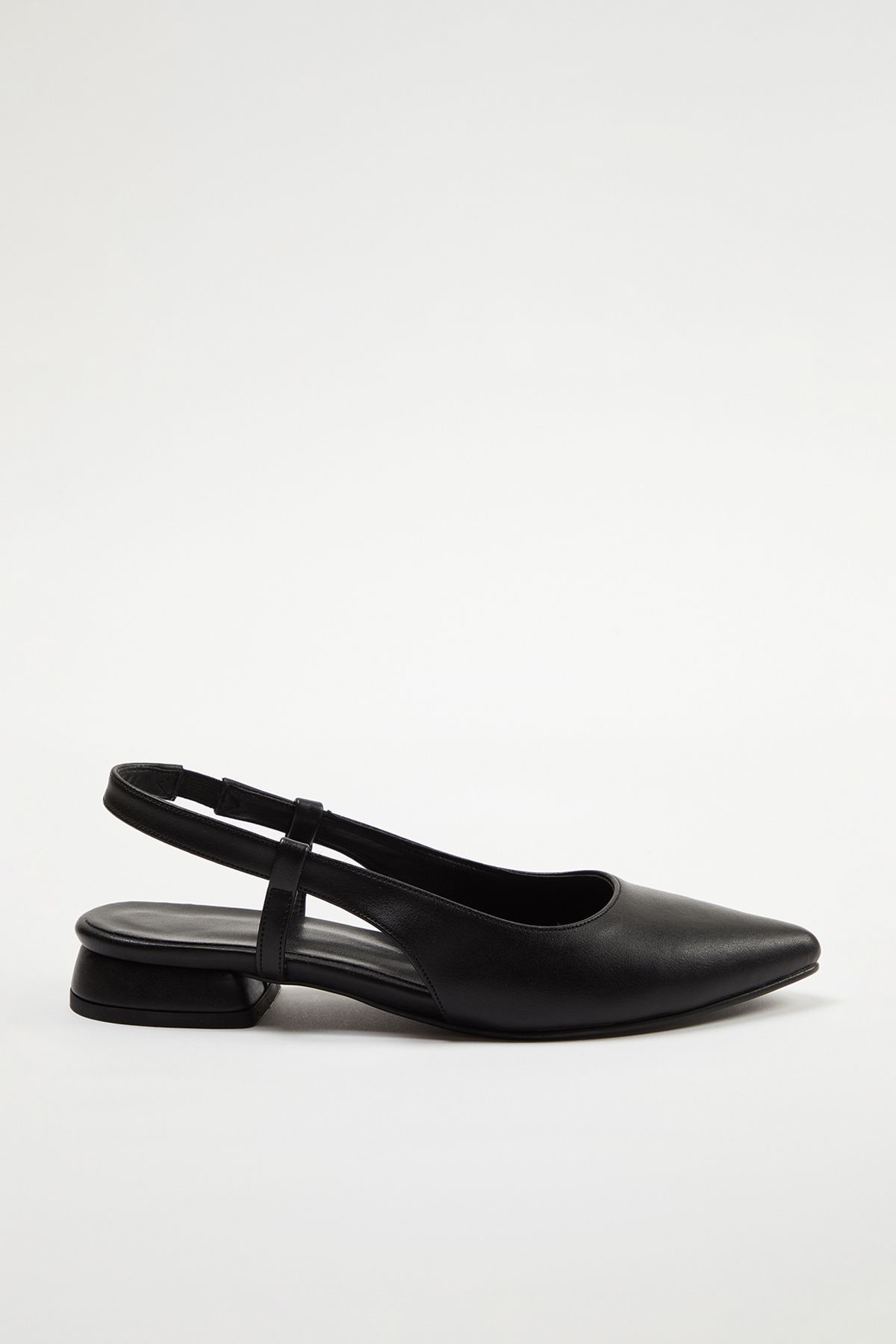 TRENDYOL SHOES-Schwarze Damen-Ballerinas mit offenem Rücken und spitzer Zehenpartie TAKSS24BE00006 4