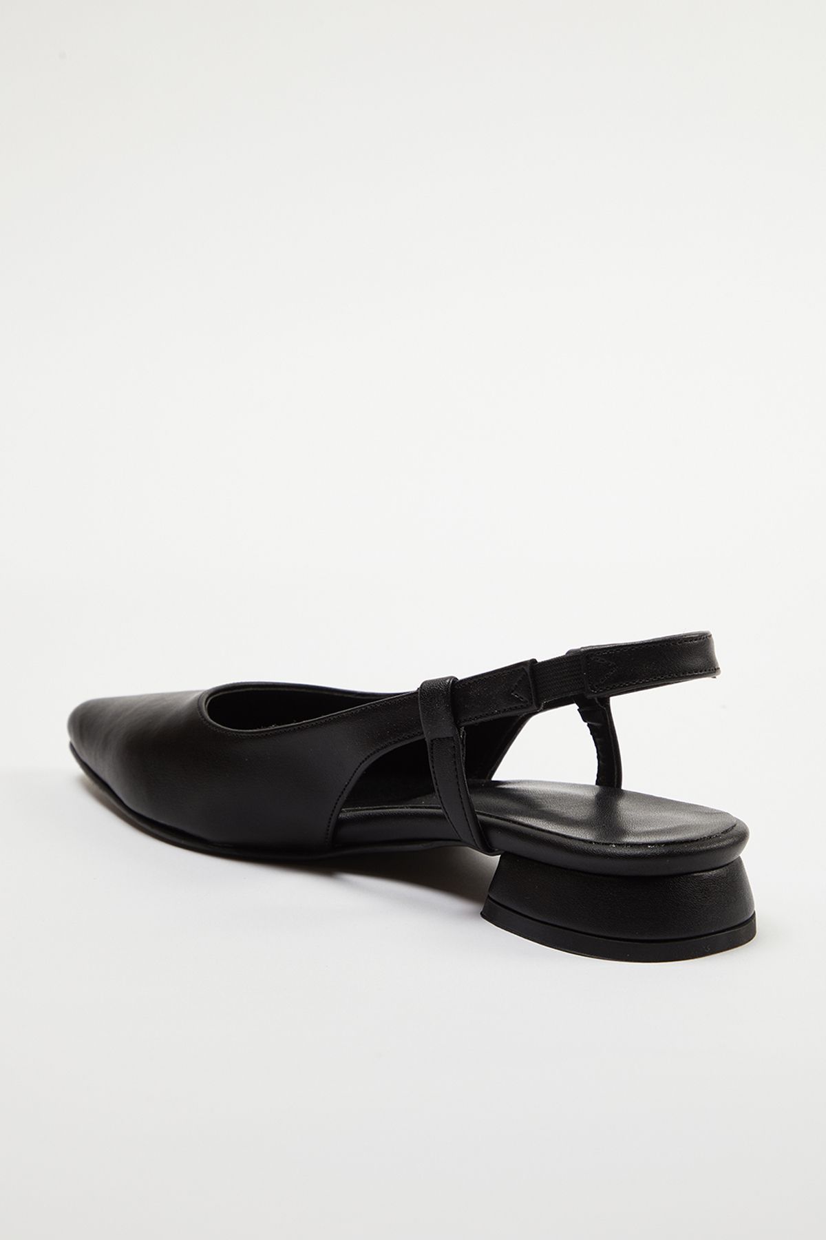 TRENDYOL SHOES-Schwarze Damen-Ballerinas mit offenem Rücken und spitzer Zehenpartie TAKSS24BE00006 3
