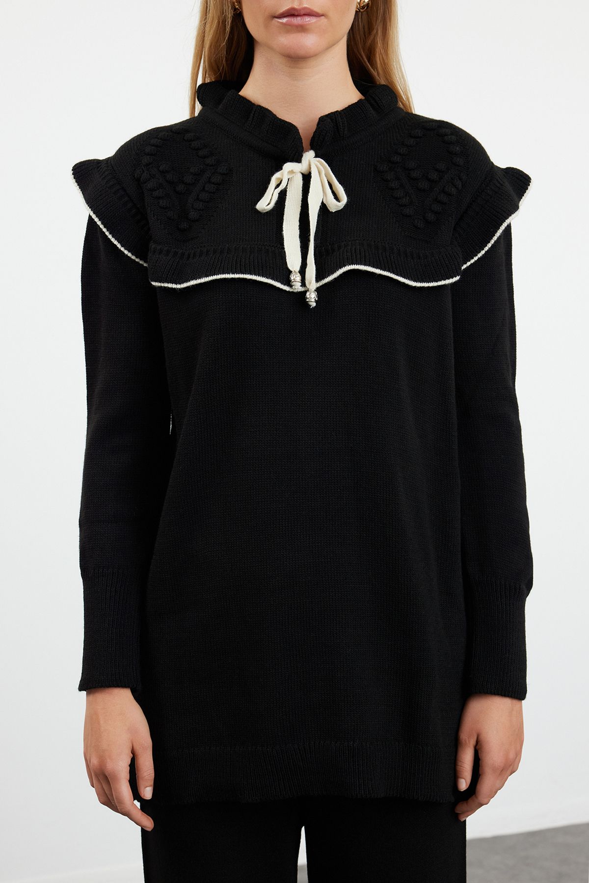 Trendyol Modest-Detailný úpletový spodný oblek s čiernym Ecru rebrovaným golierom TCTAW25US00006 3